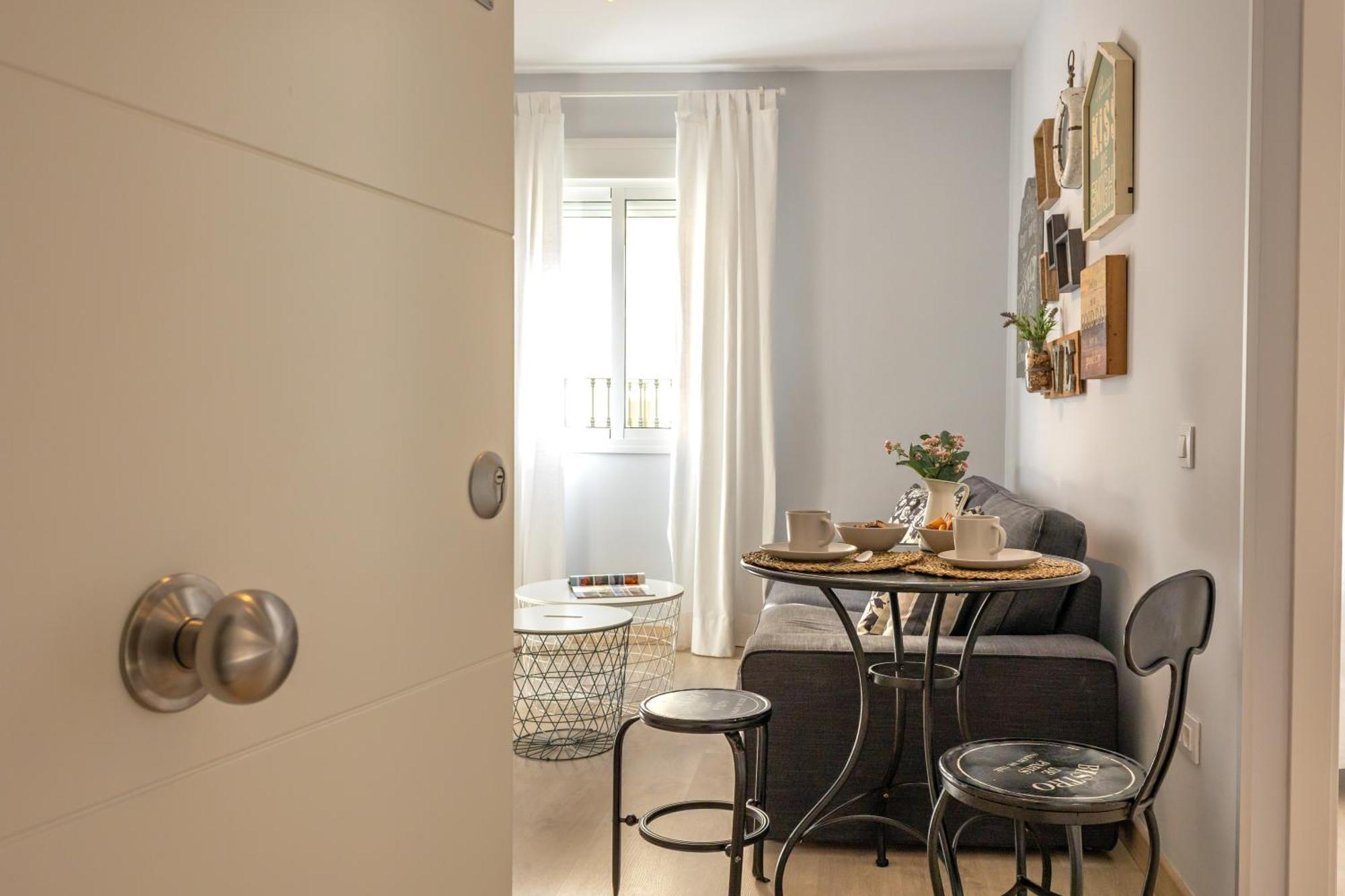Charming 2 Bedroom Apartment At Iconic Triana Neighborhood By Ocityzen Sevilla Exterior foto