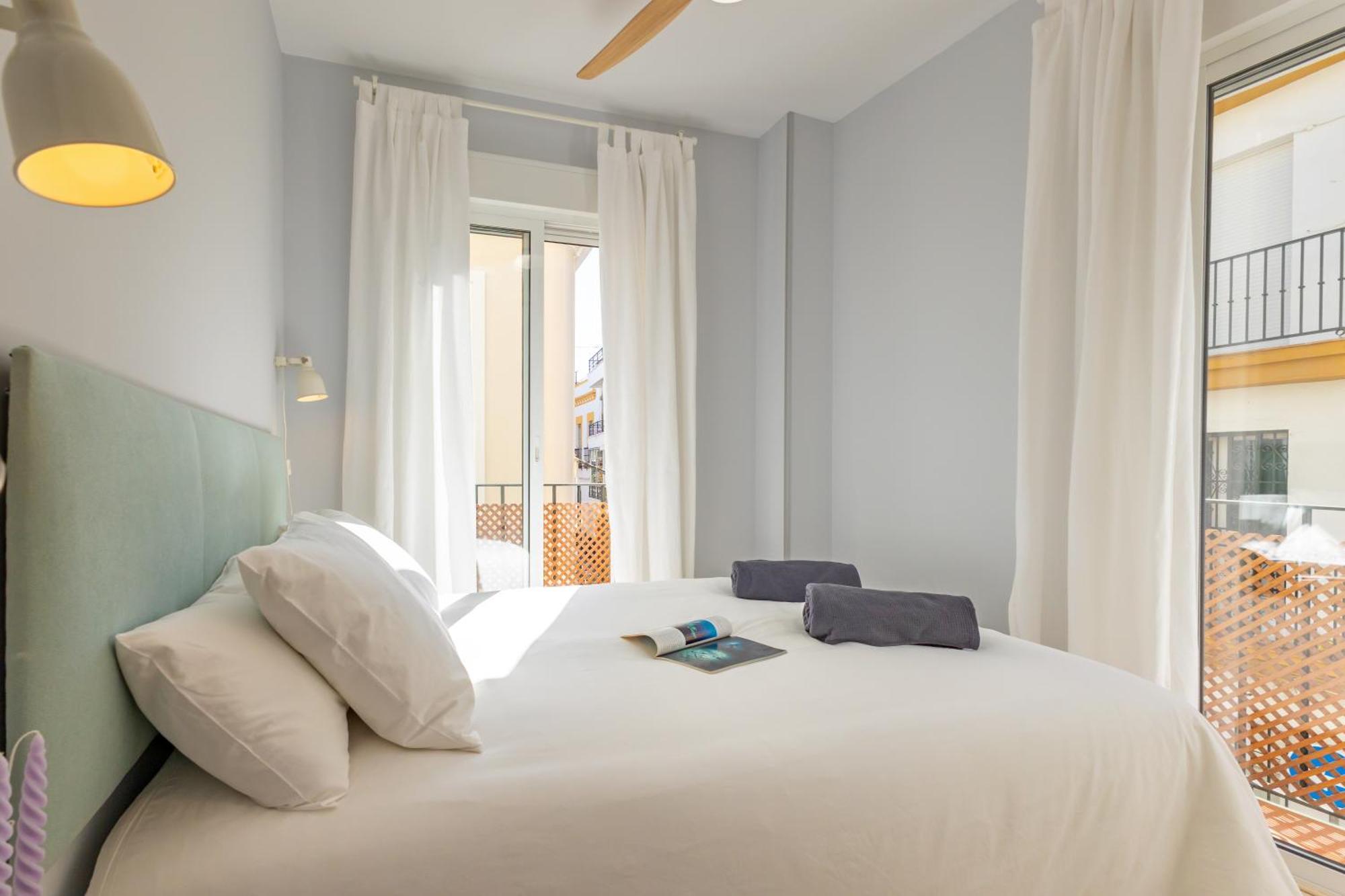 Charming 2 Bedroom Apartment At Iconic Triana Neighborhood By Ocityzen Sevilla Exterior foto