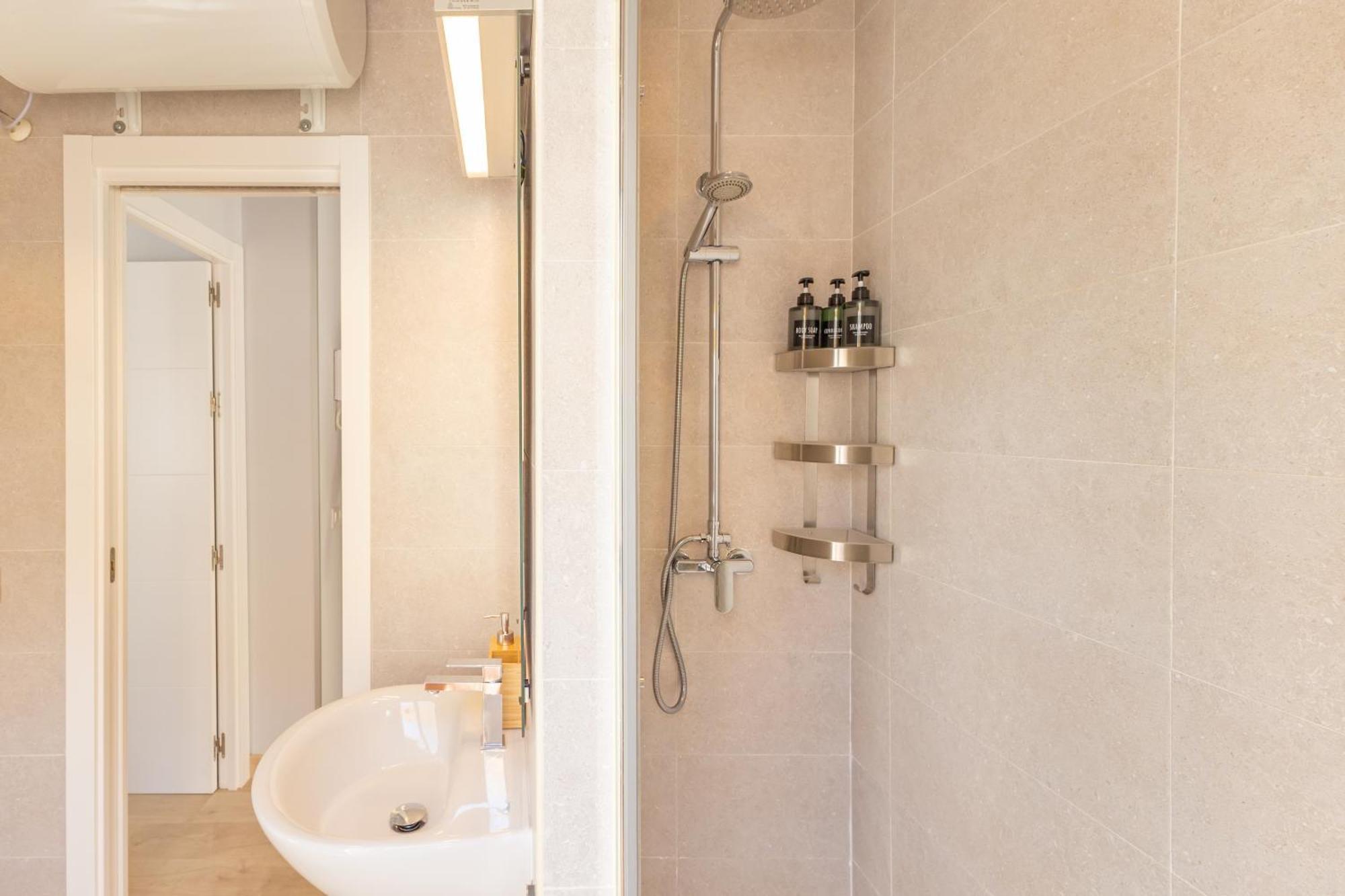 Charming 2 Bedroom Apartment At Iconic Triana Neighborhood By Ocityzen Sevilla Exterior foto