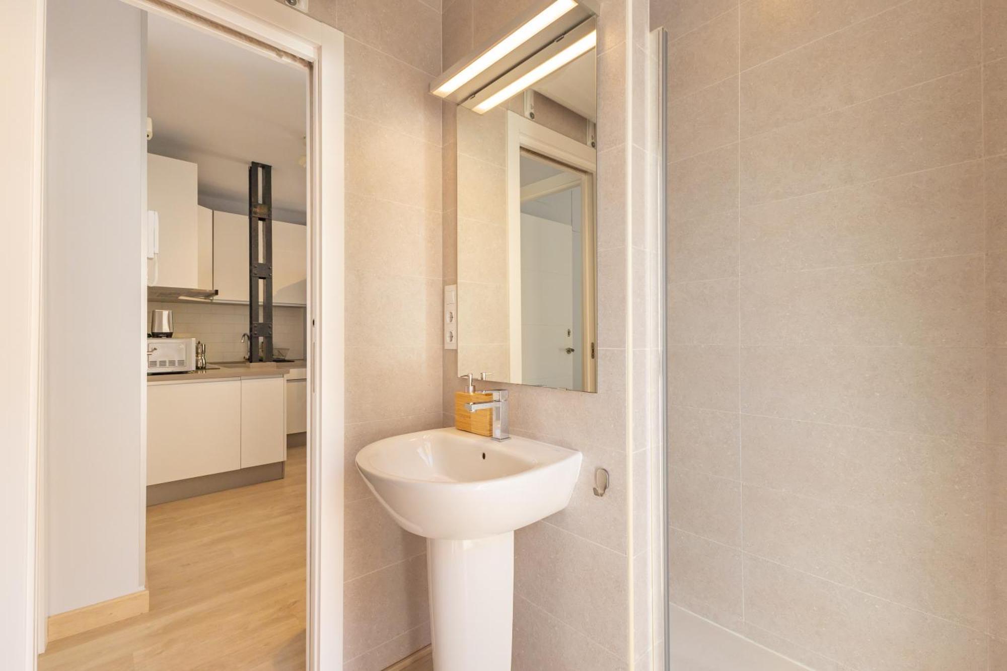 Charming 2 Bedroom Apartment At Iconic Triana Neighborhood By Ocityzen Sevilla Exterior foto