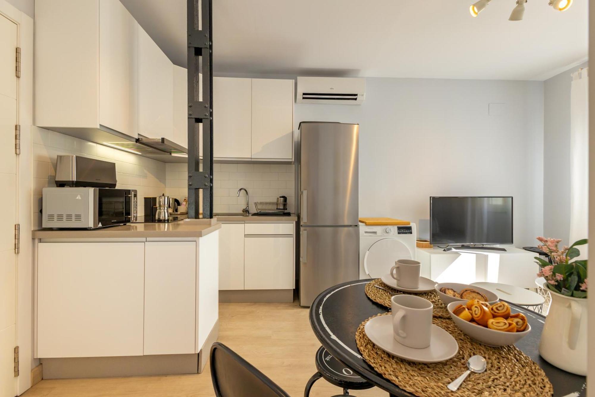 Charming 2 Bedroom Apartment At Iconic Triana Neighborhood By Ocityzen Sevilla Exterior foto